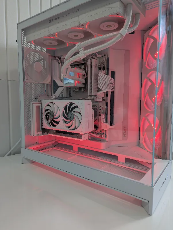 White Desktop